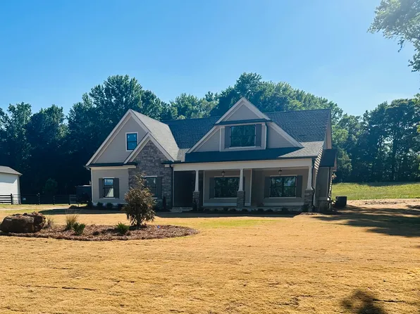 947 Lake Varner Dr, Covington, GA 30014