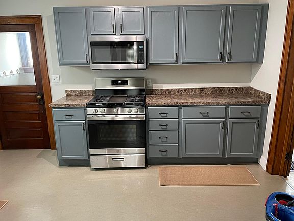5th image of 607 Jackson St NW