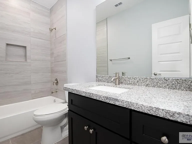 2228 N Valley Cir #A — Photo 8