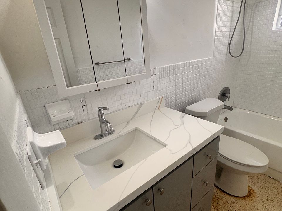 1st image of 1419 SW 5th St #5