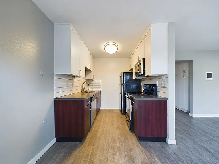 4018 Alabama Street - 2 Bedroom x 1bath - 1 month free with 14-month lease. — Photo 11