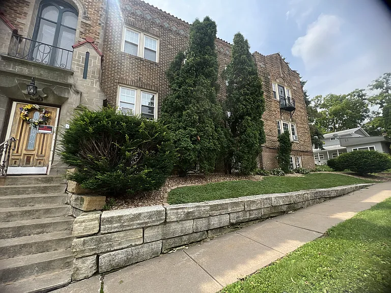 610 Cooper Pl #205 — Photo 3