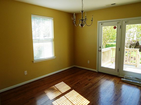 4th image of 6811 Dunton St