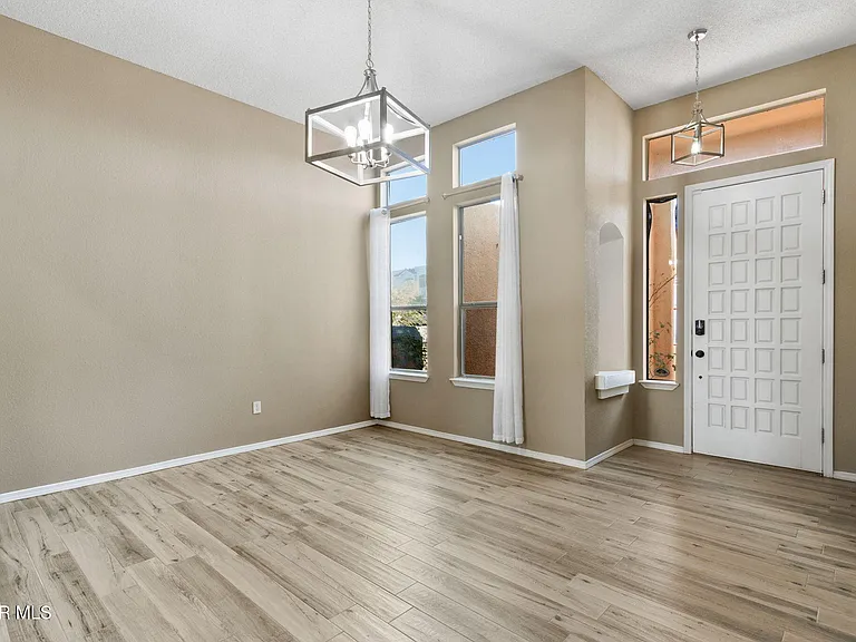 6401 Franklin Ridge Dr — Photo 6