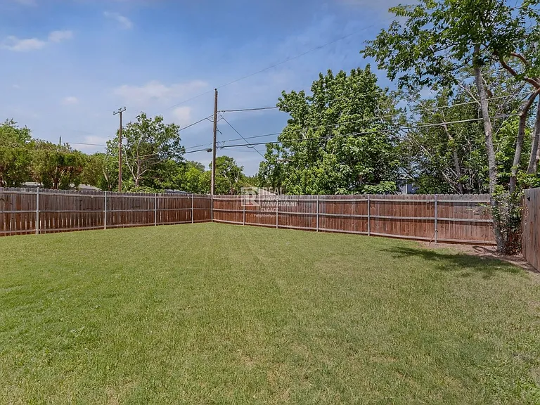 5838 Humbert Ave — Photo 48