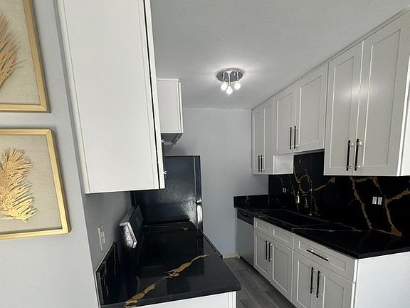 4th image of 375 Atlantic Ave