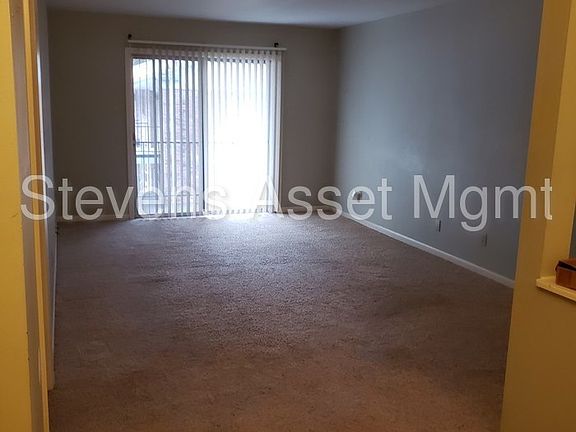 4th image of 3820 Fairfield Ave Unit 14