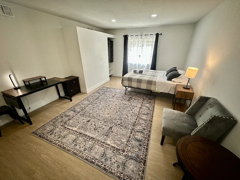 3030 Plaza St #2 — Photo 31