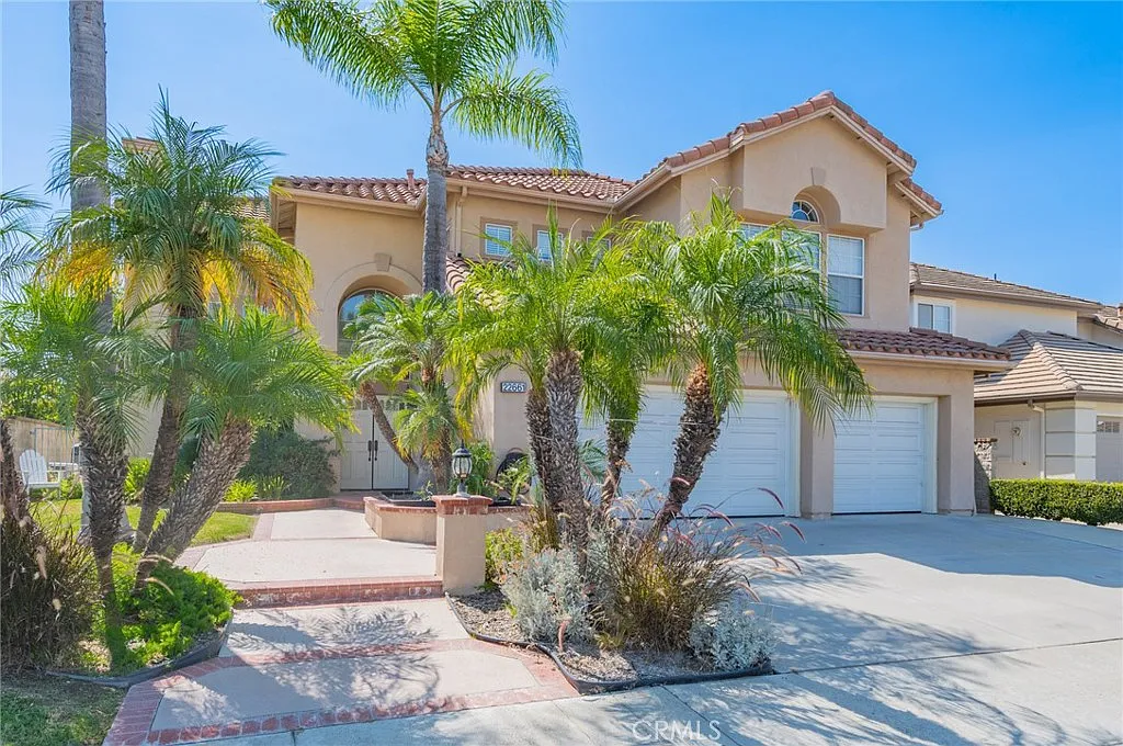5 bed, 3.5 bath, 3001 sqft, $7,500 — Photo 3