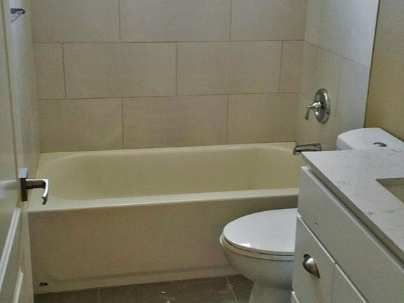 3rd image of 3674 Villa Ter