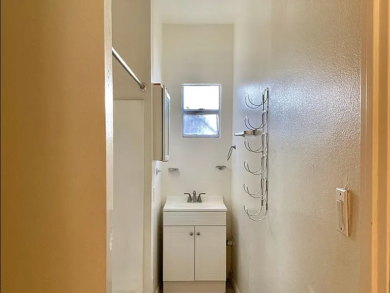 219 Columbia Pl #219 — Photo 19