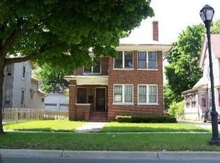 335 S 4th St, Aurora, IL 60505