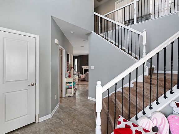 2nd image of 224 Foxwood Rd