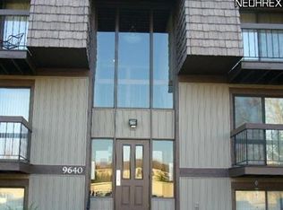 9640 Cove Dr UNIT A30, North Royalton, OH