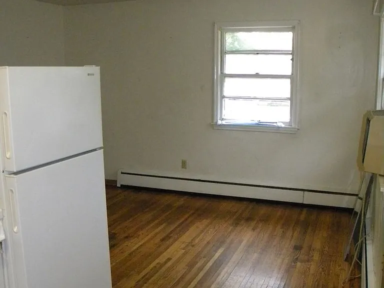 1846 Walnut St — Photo 9