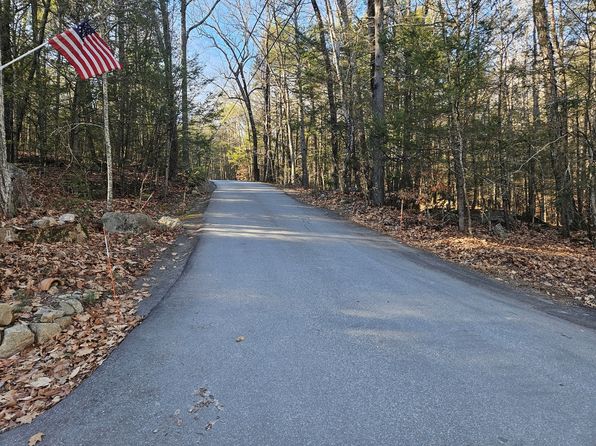 182 Hemlock Ln, Barrington, NH 03825