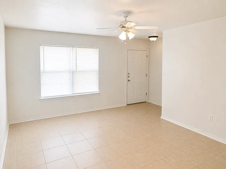 2803 Kerrville Ct — Photo 3