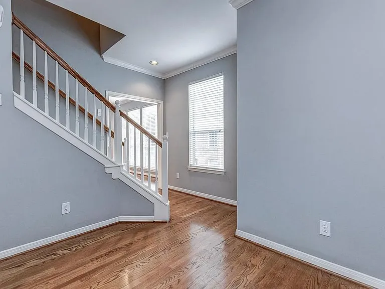 2649 Helena St — Photo 16