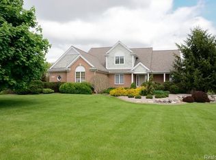 10341 Greystone Ct, Brighton, MI 48114