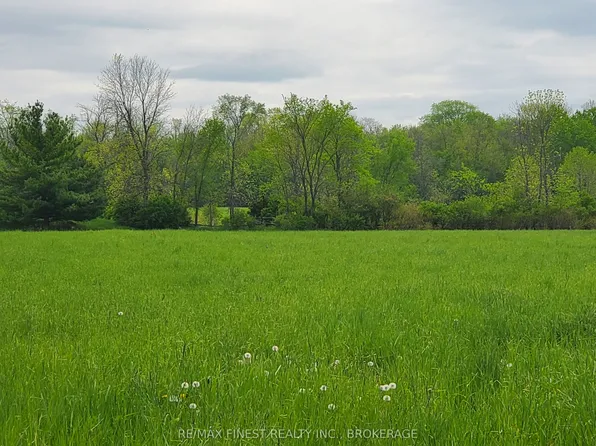 4677 Petworth Rd, South Frontenac, ON K0H 1V0