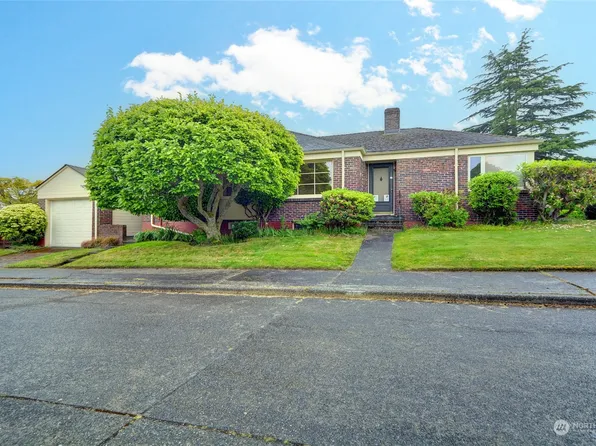 2102 Montvale Court W, Seattle, WA 98199