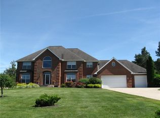 109 Hunters Creek Dr, Erie, PA 16509