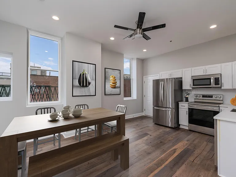 1301 Andre St #D — Photo 1