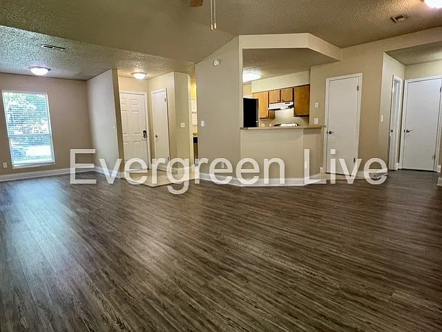 109 Barnsbury Ct — Photo 3