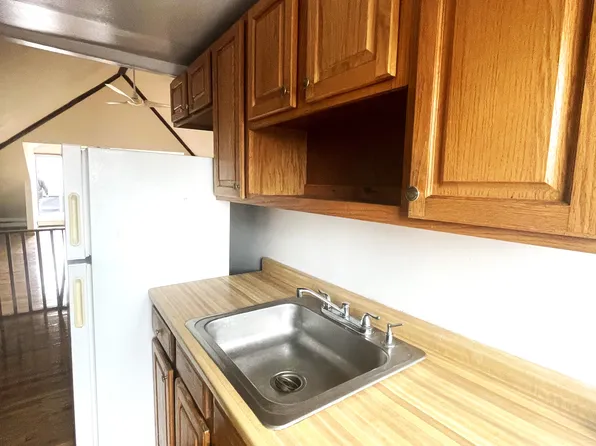 3242 Cambridge Avenue image 2 of 6