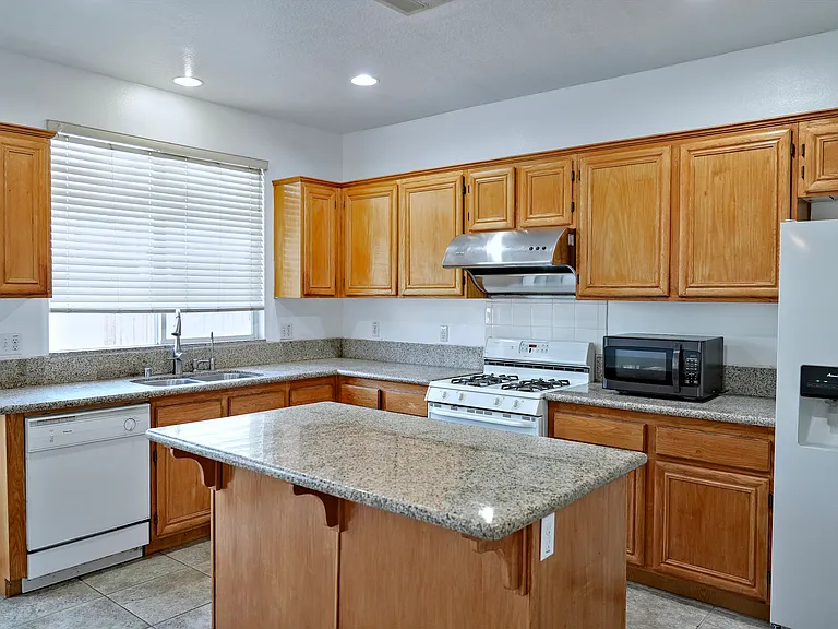 7637 Tuscany Pl — Photo 9