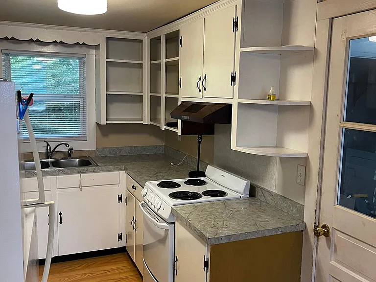 104 Glory Ave — Photo 6