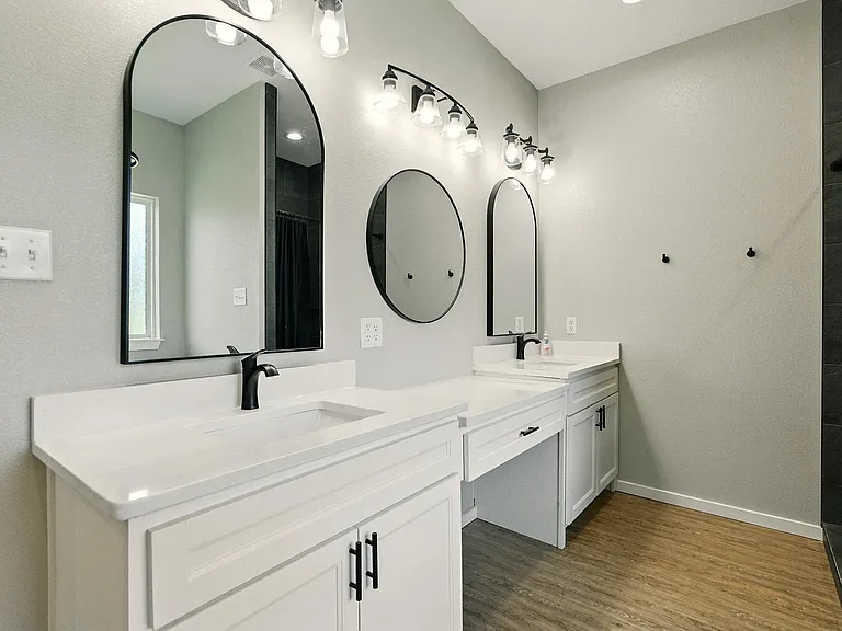 7433 FM 603 — Photo 35