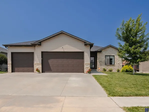 3151 N 91st Ct, Lincoln, NE 68507