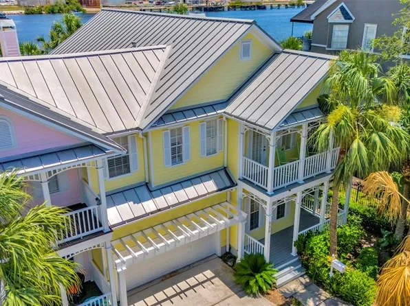 936 Hemingway Cir, Tampa, FL 33602