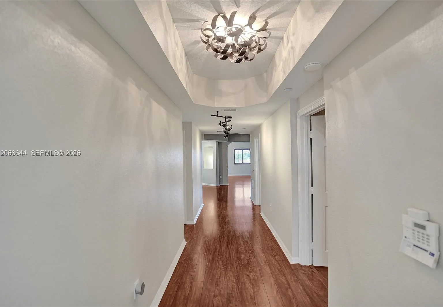 Southampton Condominium — Photo 3