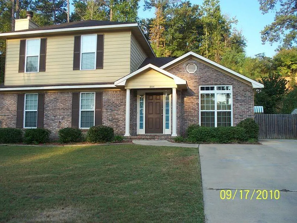 6315 Charter Oaks Cir photo 1