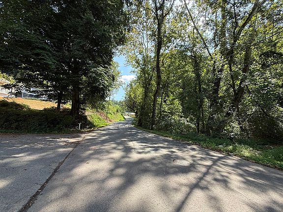 4th image of 4736 Sims Rd