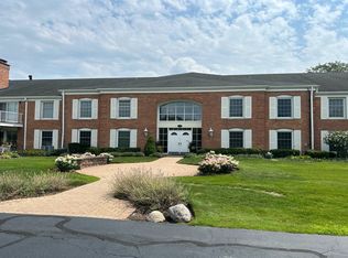 124 Carriage Way Dr, Burr Ridge, IL 60527