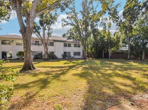 7570 92nd St APT 104C, Seminole, FL 33777