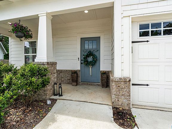 4th image of 138 Grove Dr