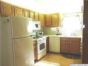 4th image of 319 Jamaica Blvd