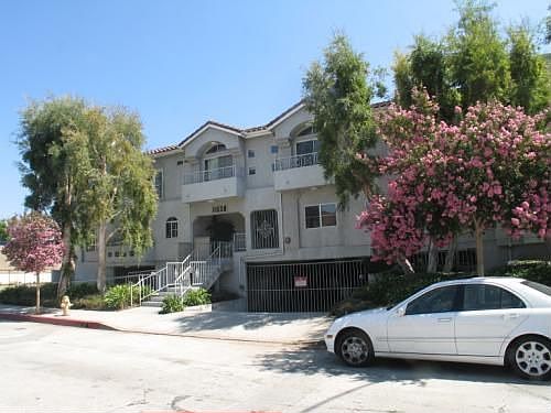 5th image of 11038 Camarillo St Unit 15