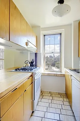 Rented by City Connections Realty | media 37