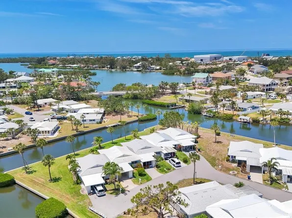 608 Fair Winds Dr, Nokomis, FL 34275