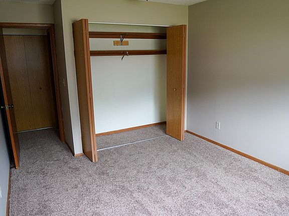 Brand new carpet - plenty room for a queen bed