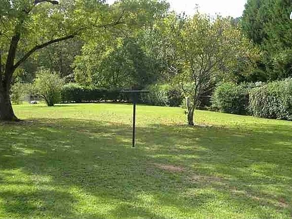 3rd image of 1323 Fairlane Dr