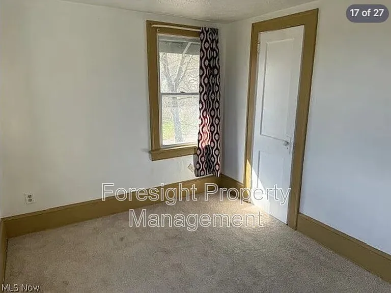 692 W Thornton St — Photo 9