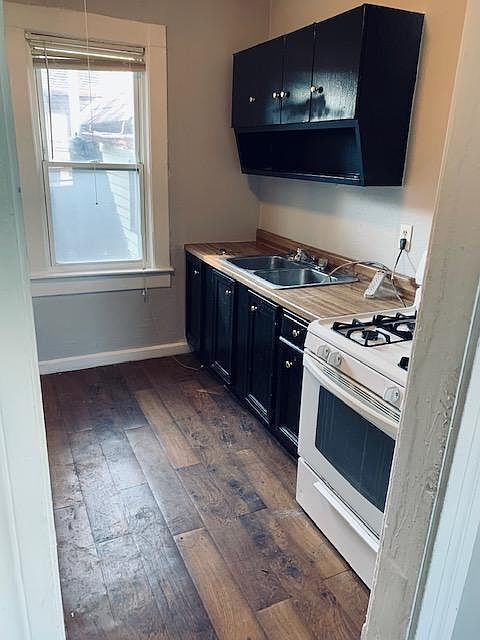 1st image of 3721 W 33rd St #Up