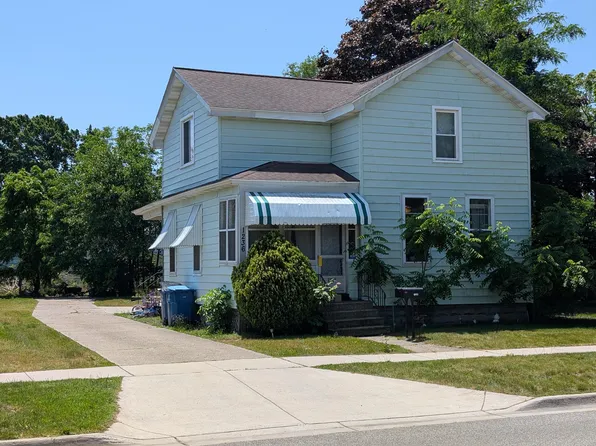1236 Fulton Ave, Grand Haven, MI 49417