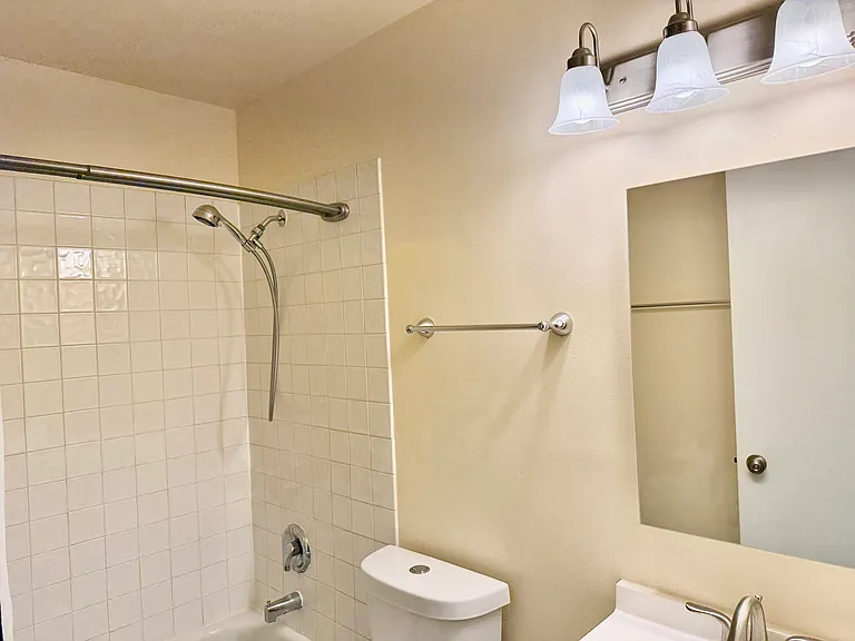 1022 Boxwood Ct #B2 — Photo 11